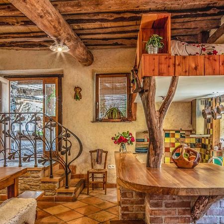 The Dragon Barn - Studio Ascou Bagian luar foto