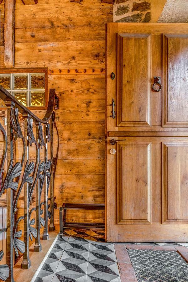 The Dragon Barn - Studio Ascou Bagian luar foto